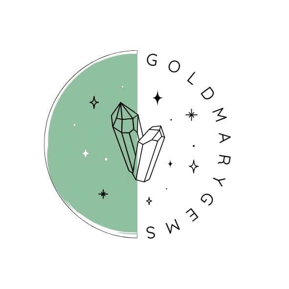 Logo mit grünem Halbkreis, Kristallen und Sternen, umgeben von dem Text "GOLDMARY GEMS".
