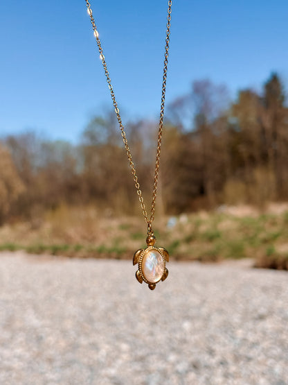 Mondstein Kette "TORTOISE"
