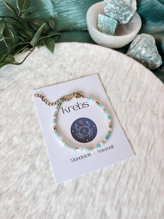 Goldenes Sternzeichen Armband Krebs, Edelstein Perlenarmband Amazonit und Mondstein, Weiße Infokarte