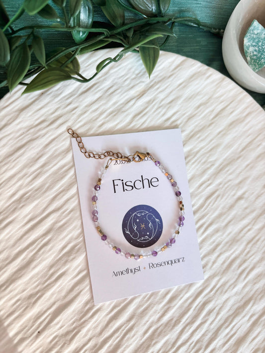 Goldenes Sternzeichen Armband Fische, Edelstein Perlenarmband Amethyst und Rosenquarz, Weiße Infokarte