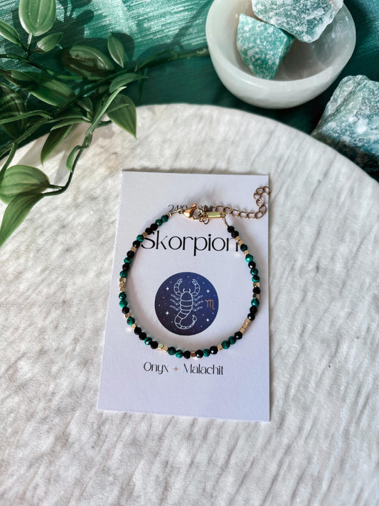 Goldenes Sternzeichen Armband Skorpion, Edelstein Perlenarmband Malachit und Onyx, Weiße Infokarte