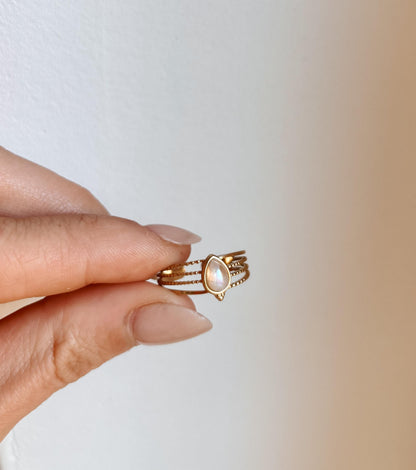 Mondstein Ring "LUMIRA"