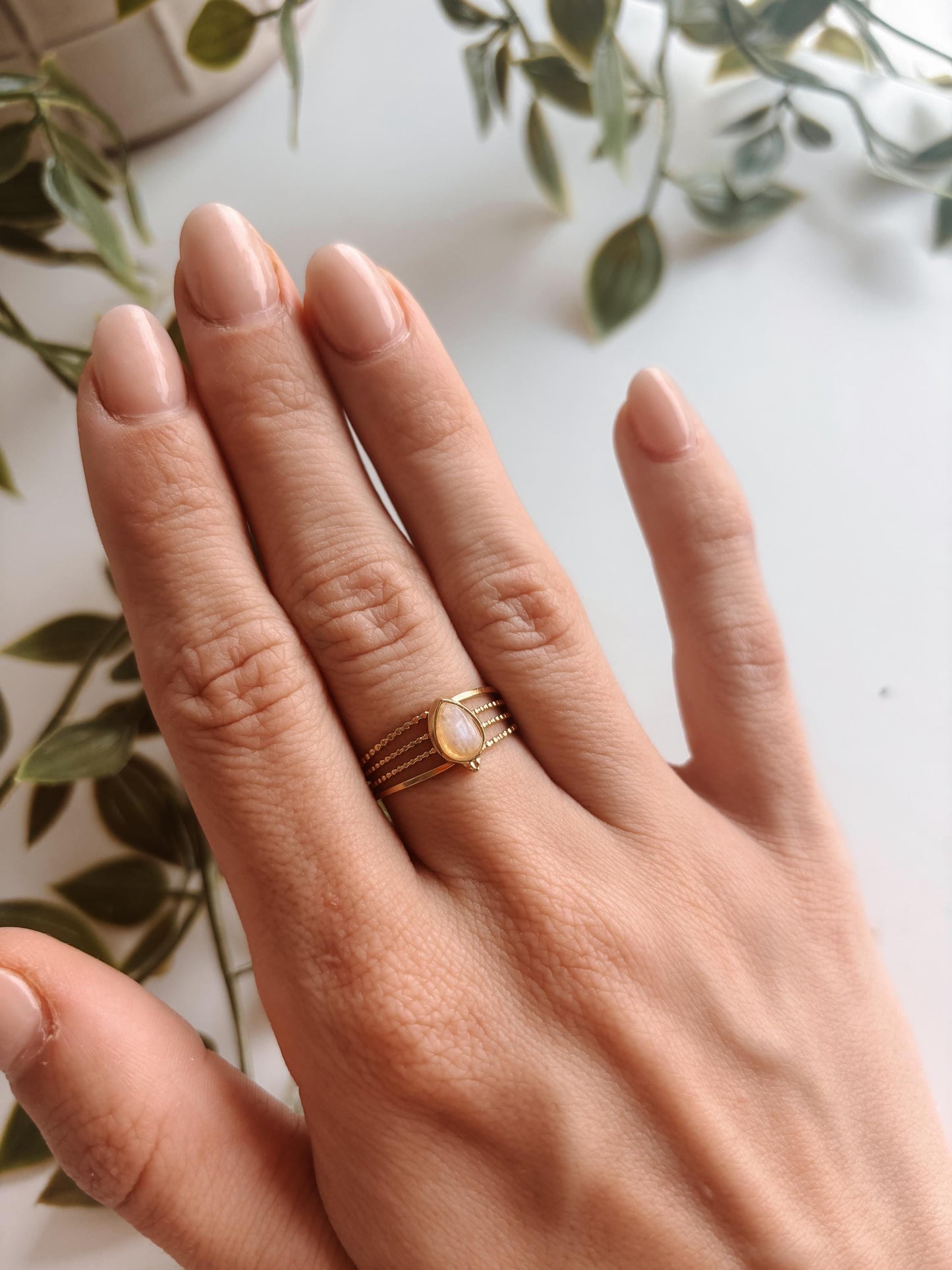 Mondstein Ring "LUMIRA"