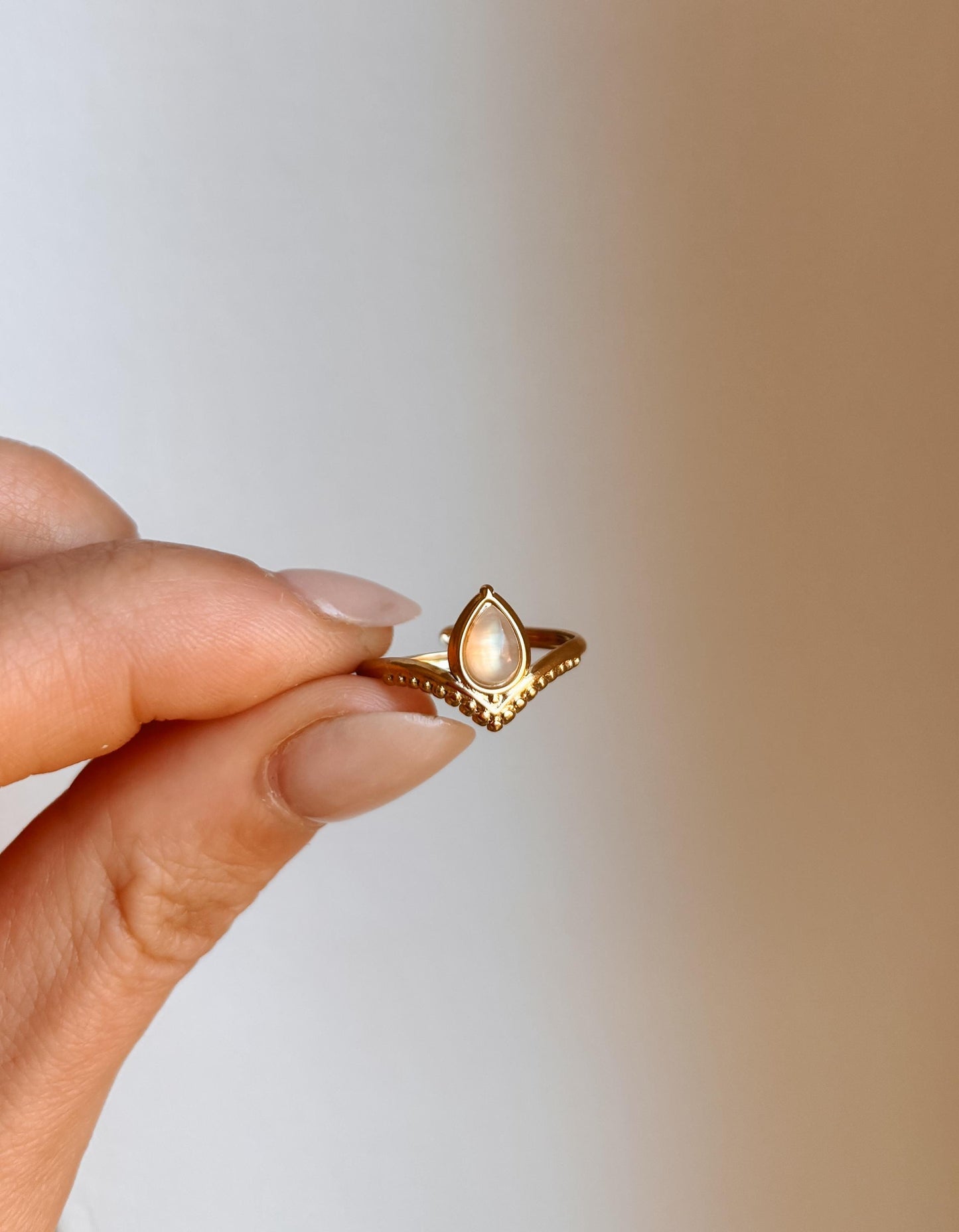 Mondstein Ring "WAVE"