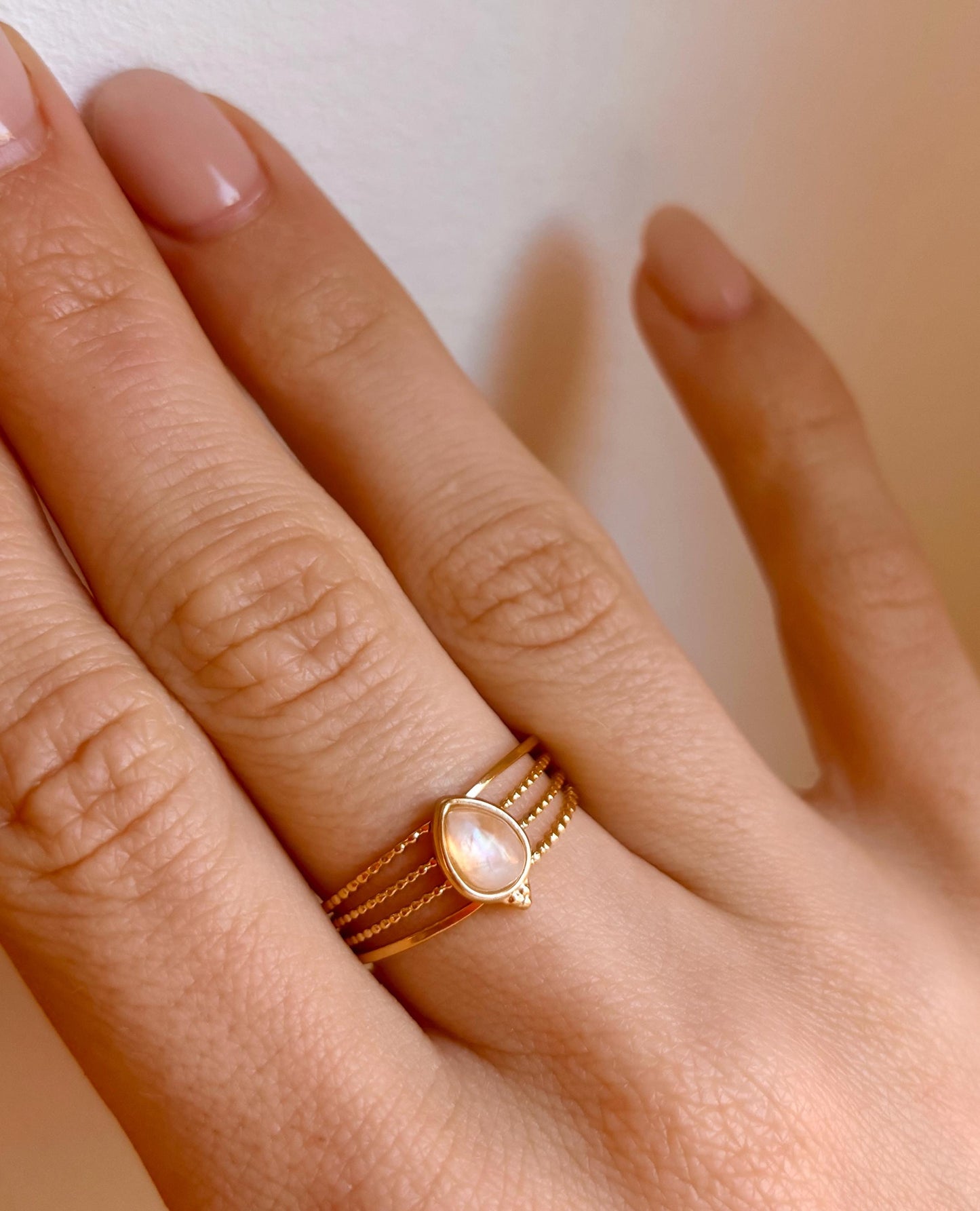 Mondstein Ring "LUMIRA"