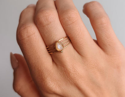 Mondstein Ring "LUMIRA"