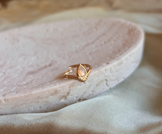 Mondstein Ring "WAVE"